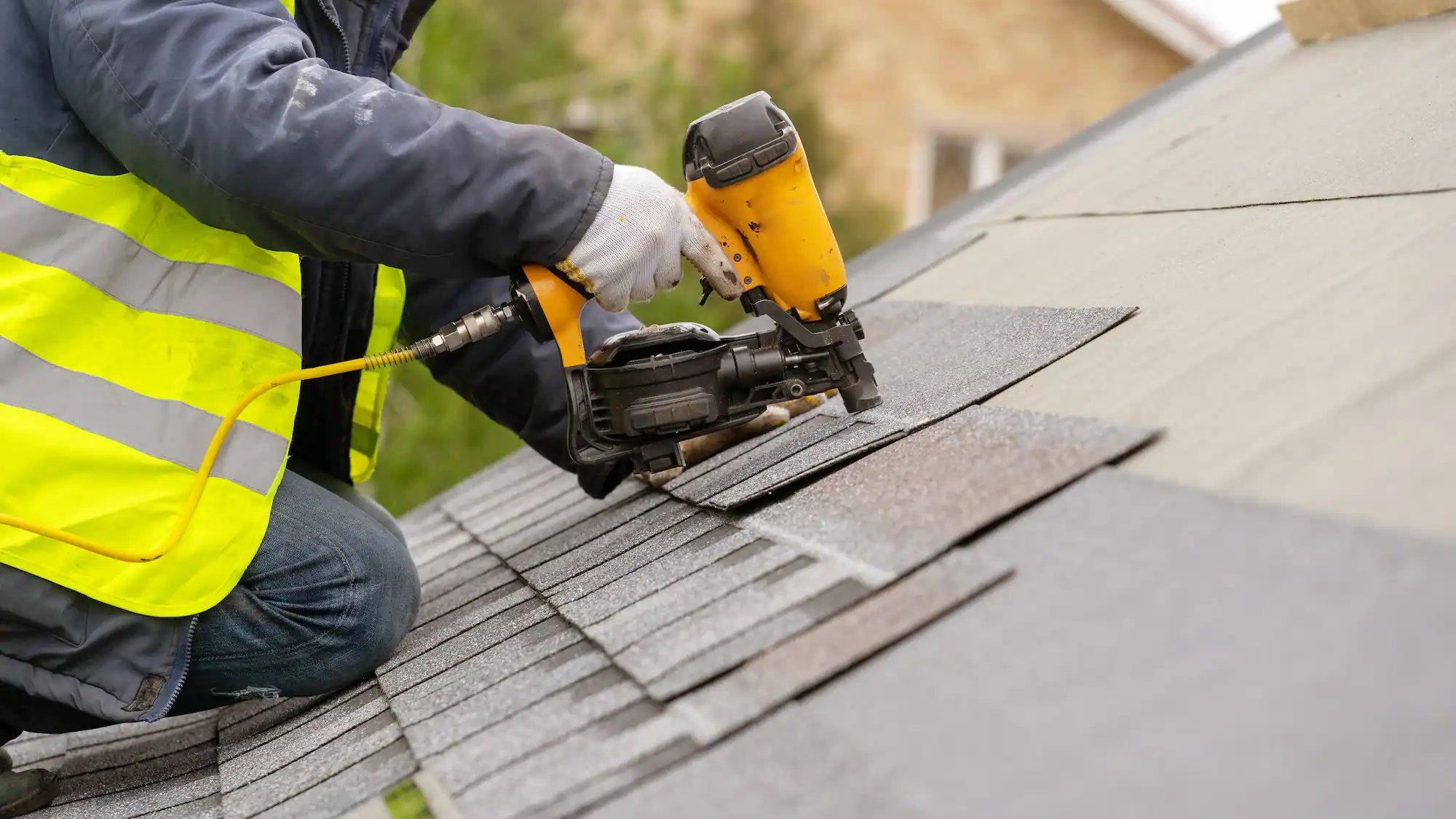 The Contractors Guide to Choosing the Best Roofing Shingles for Your Next Project